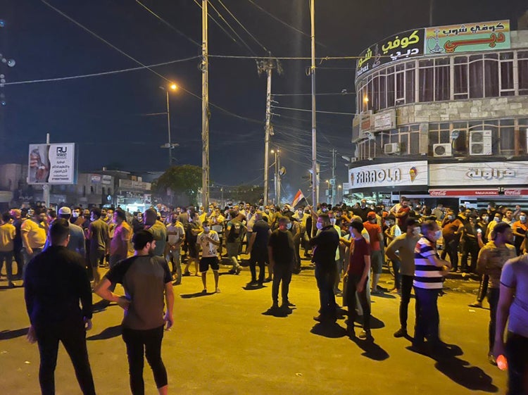 احتجاجات اهالي الاعظمية ضد حظر التجوال